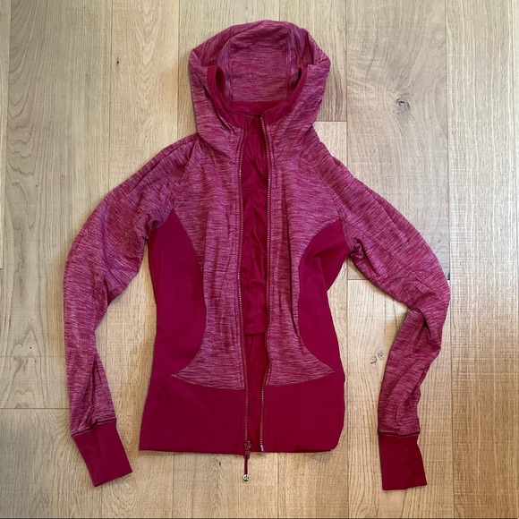 Lululemon reversible jacket, deep red colour, size 6. - Picture 3 of 4